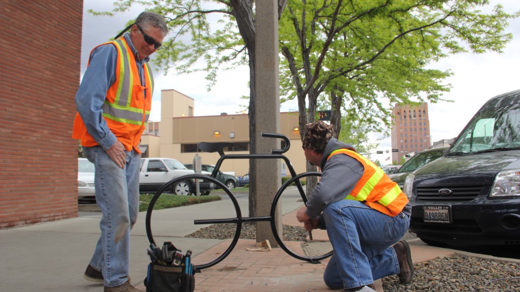 The City of Yakima Traffic Operations crew installs a stylish new donated bike rack in front of Yakima City Hall as one way to encourage healthy and energy efficient modes of transportation in our city.